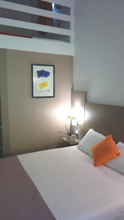 Hotel Cristol Avignon Kamer foto